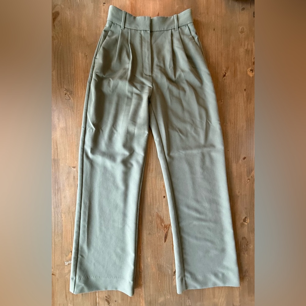 Abercrombie & Fitch Sloane Tailored Wide Leg Pant in Olive